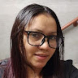 Meet your Posher, Dina